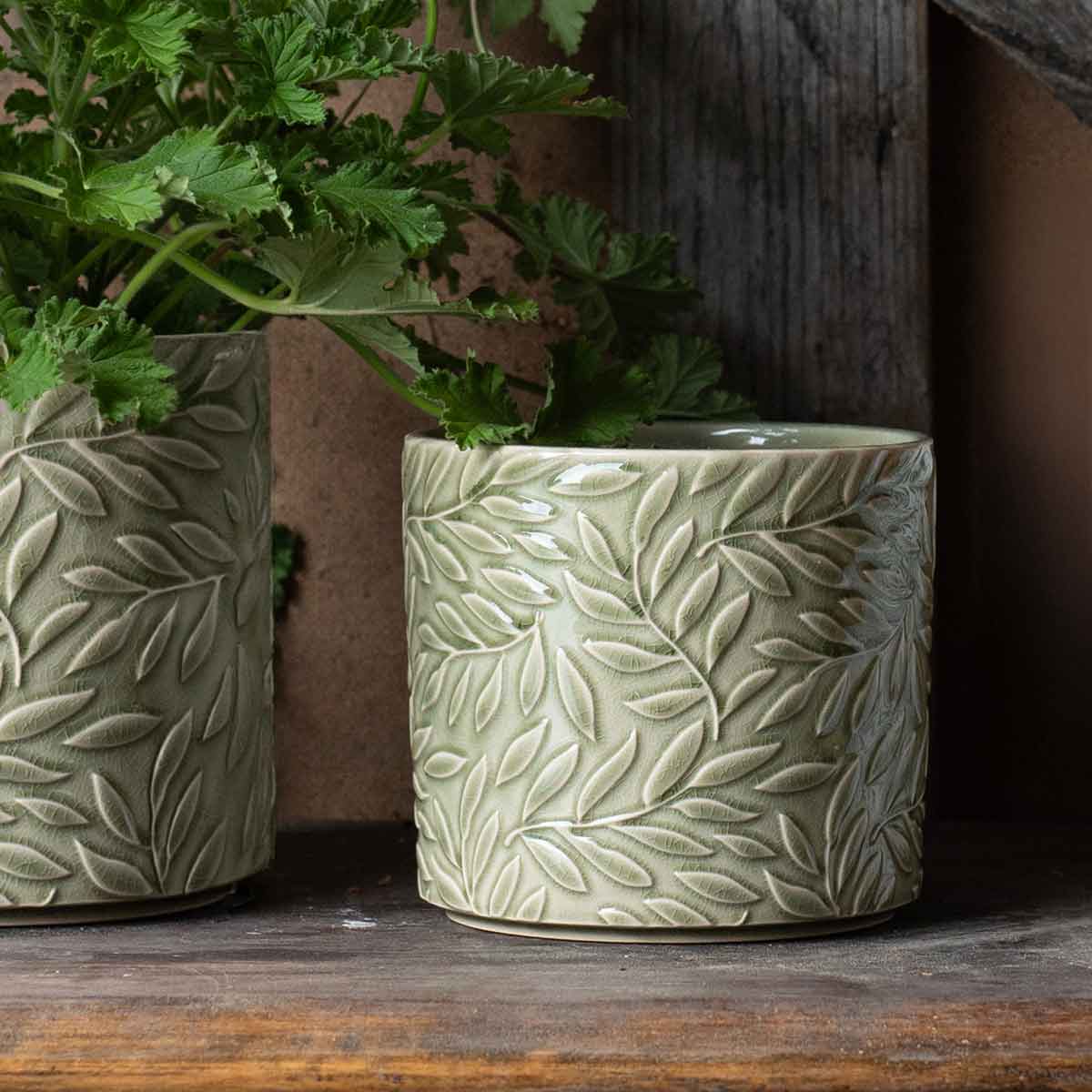 Esmeralda Green Leaf Design Stoneware Pot