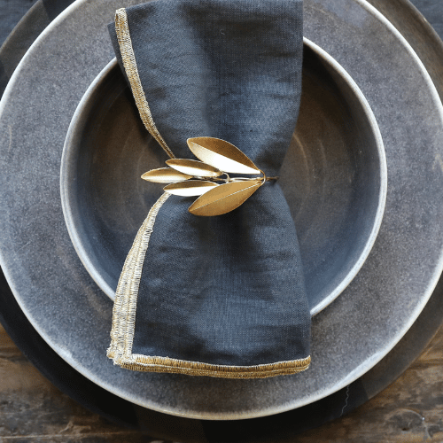Napkin ring with leaves brass