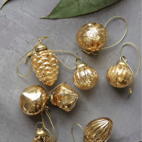 Small gold vintage style baubles