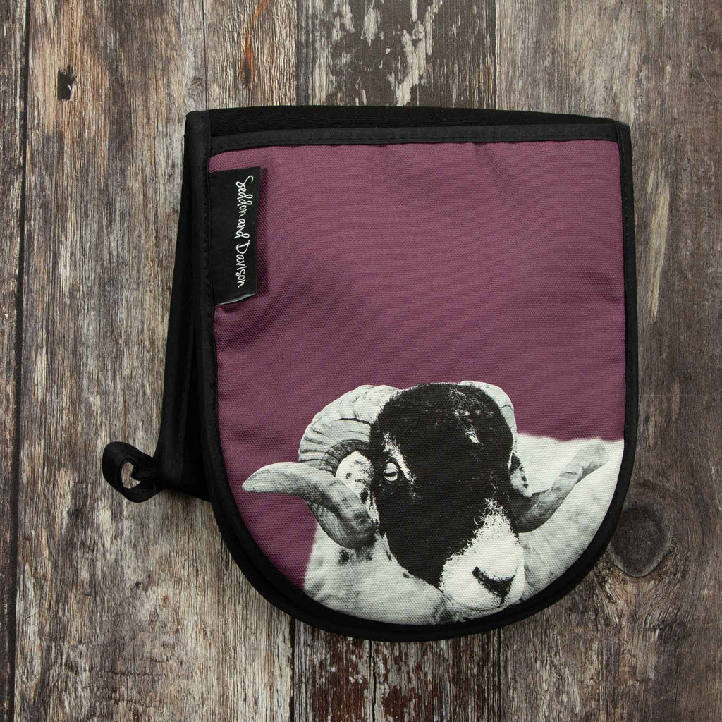 Swaledale Sheep Oven Gloves - Mulberry