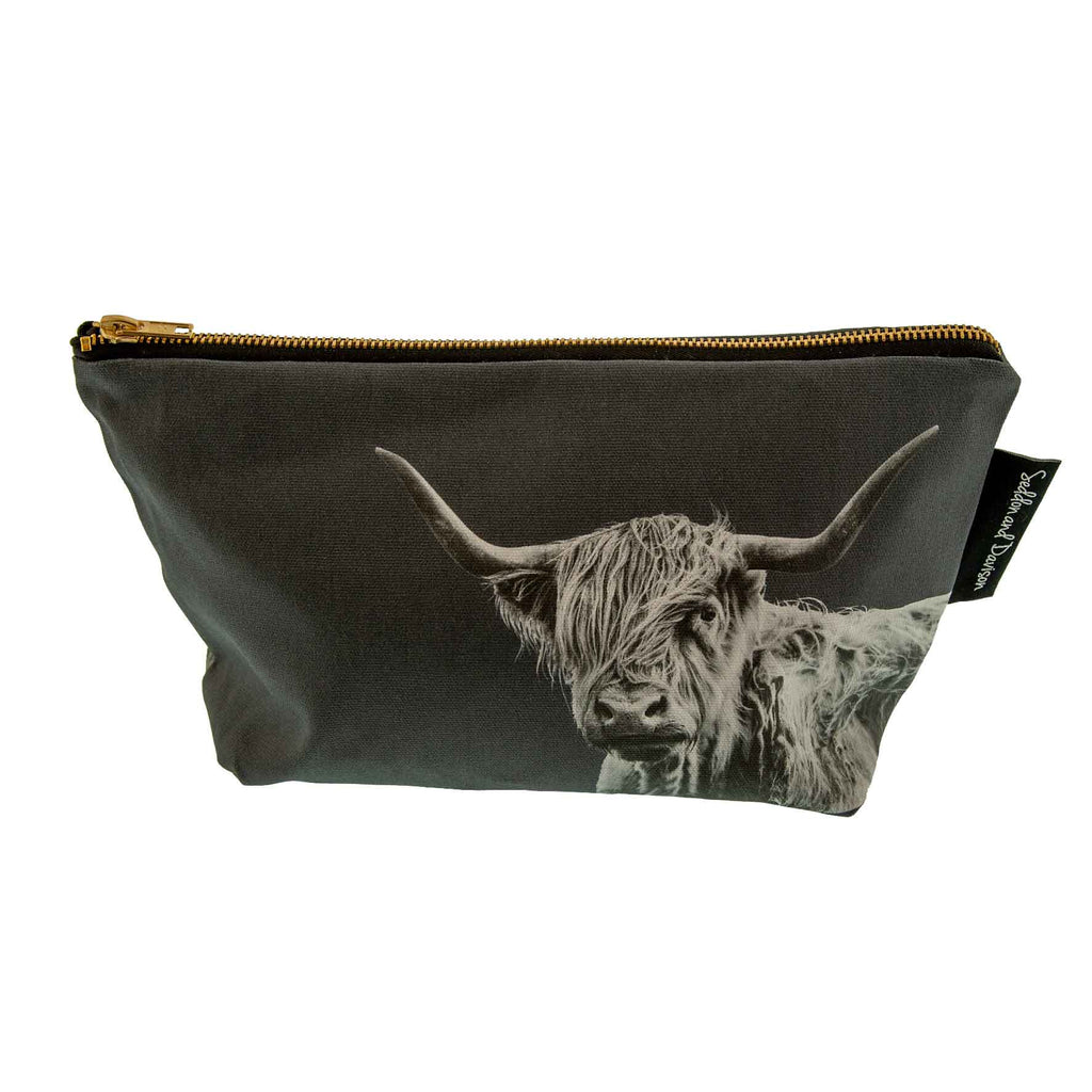 Shaggy Highland Cow Wash Bag - Charcoal